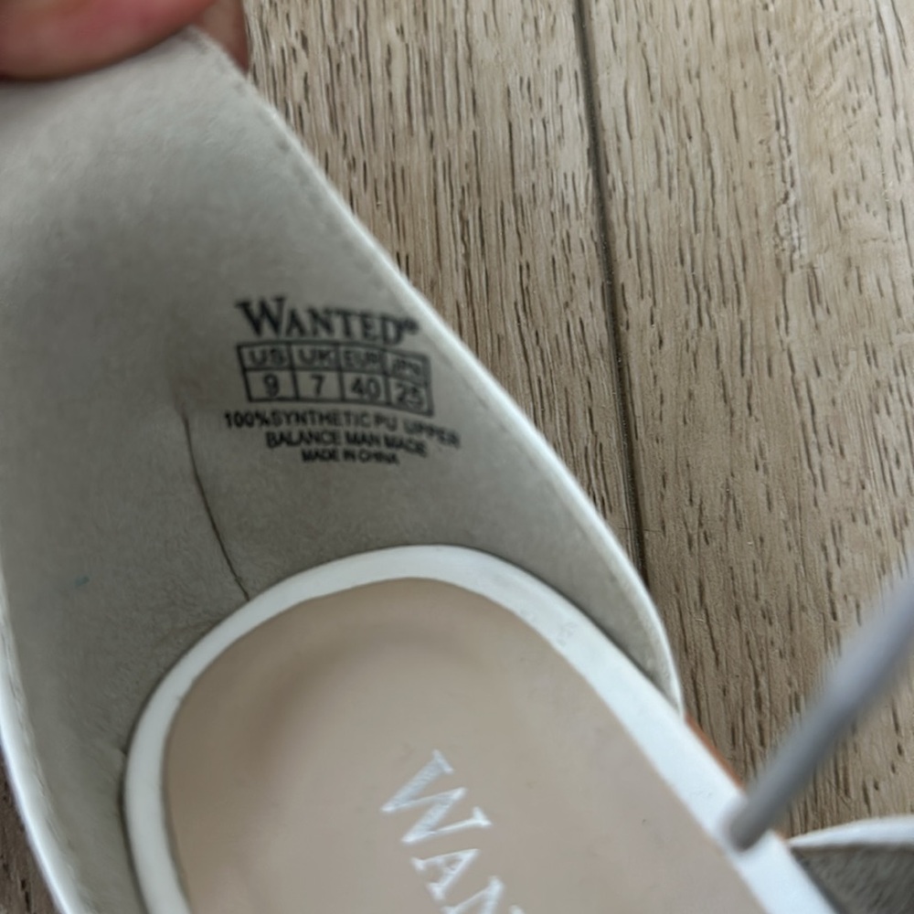Oxfords uniquely classic! - Picture 5 of 5